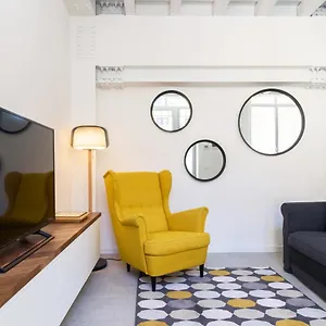 https://white-navigli.italymilanhotels.net